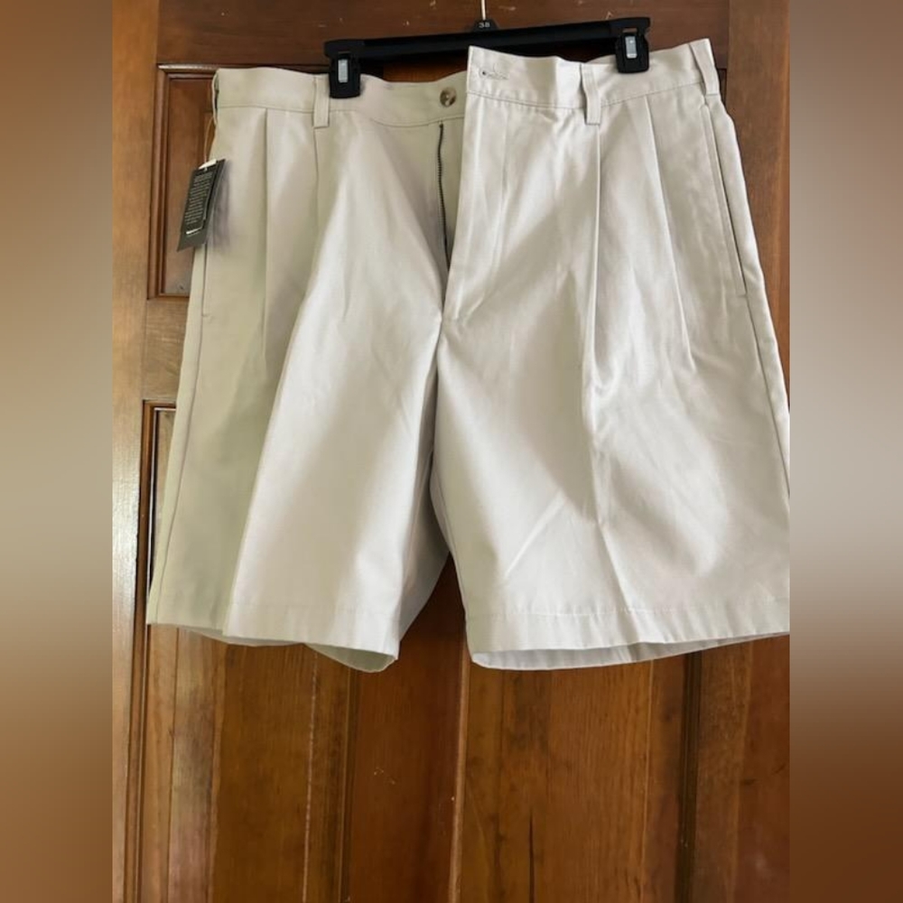 Jos A Banks khaki shorts. Size 38. New